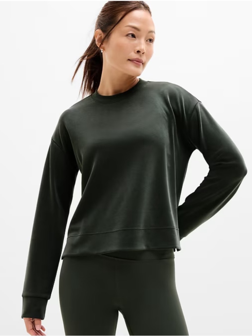 Athleta Seasoft Crewneck Sweatshirt in Elm Green Size Medium